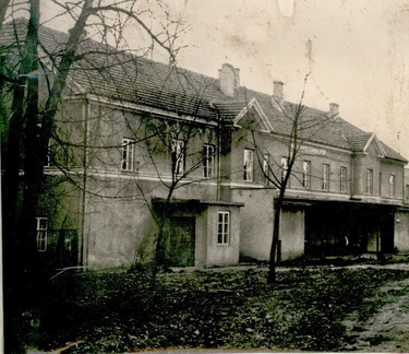 Budynek administracji majątku Wielopolskich