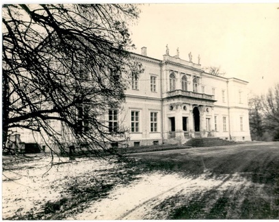 Pałac Wielopolskich w Chrobrzu.