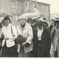 1980r., słuchaczki I-go roku Policealnego Studium Zawodowego, od lewej - A. Radwan, L.Niechciał, D. Kowalska, I.Hajduk. Źródło - Kronika 1977-1982, ZSR w Chrobrzu.jpg