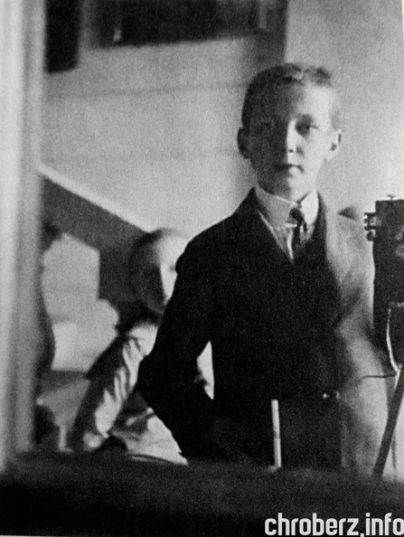Alfred Wielopolski, Chroberz 1918 rok. zdjęcie wykonane w pałacu przy klatce schodowej. (fot. pochodzi z książki Z herbem po służbach. Wspomnienia, Alfred Wielopolski ). IMG_1817.JPG